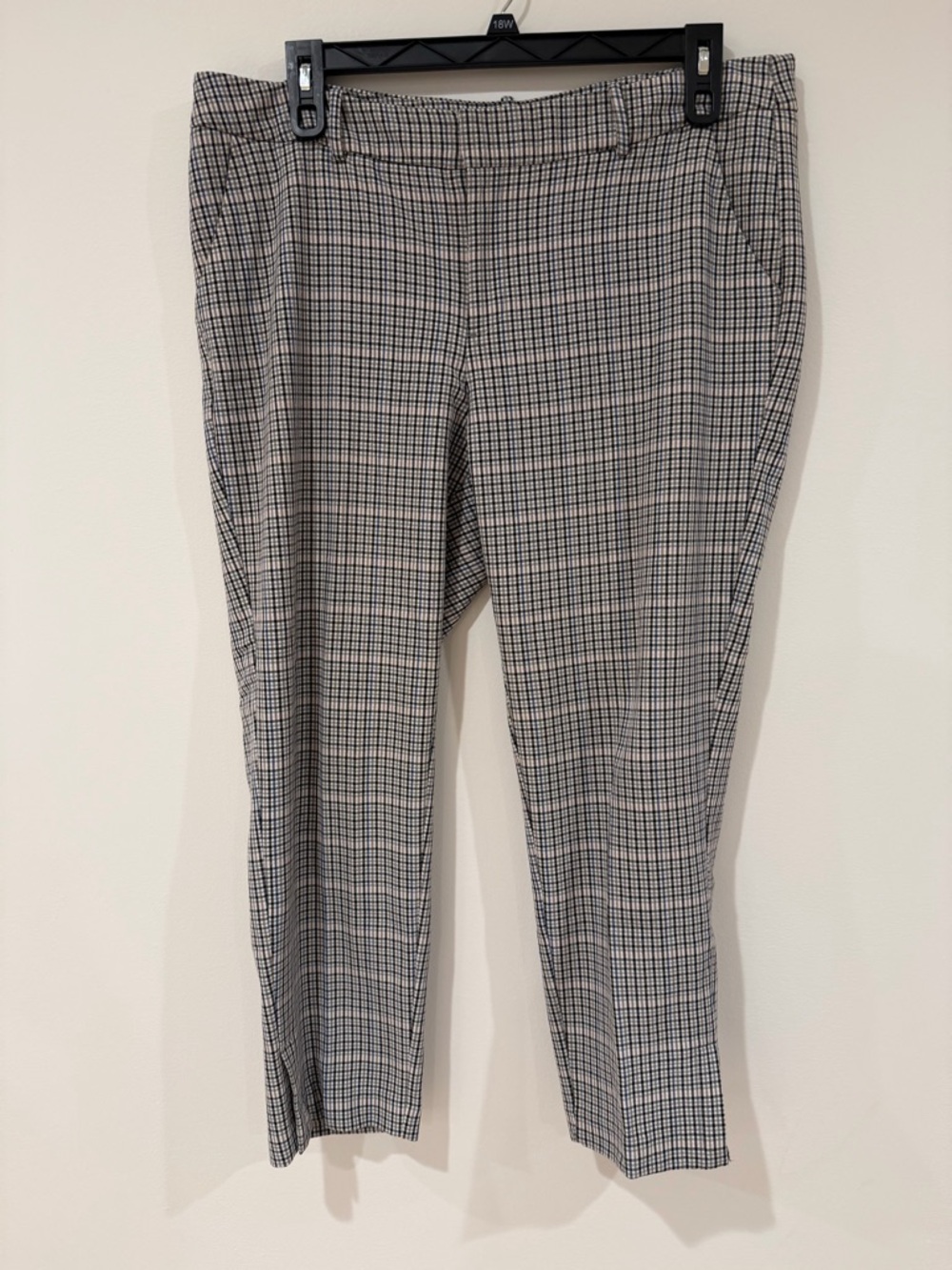 a new day Black, Gray, Pink Plaid Women’s Capri Pants